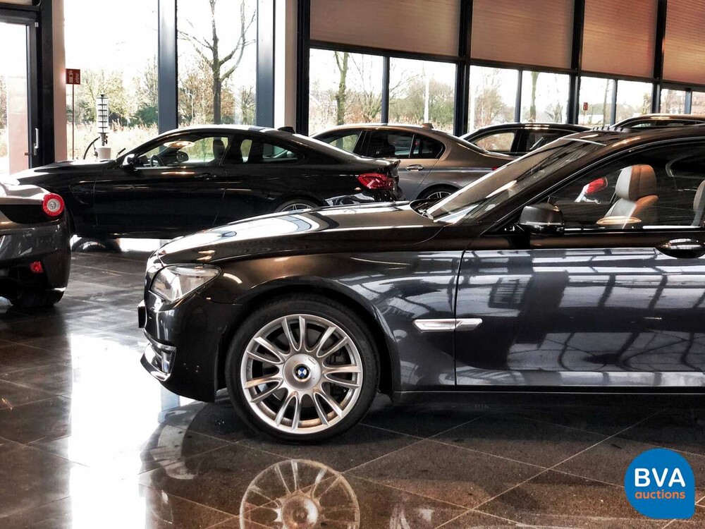 BMW 760i 544pk V12 Turbo 2014 7-serie Individual, G-433-BG