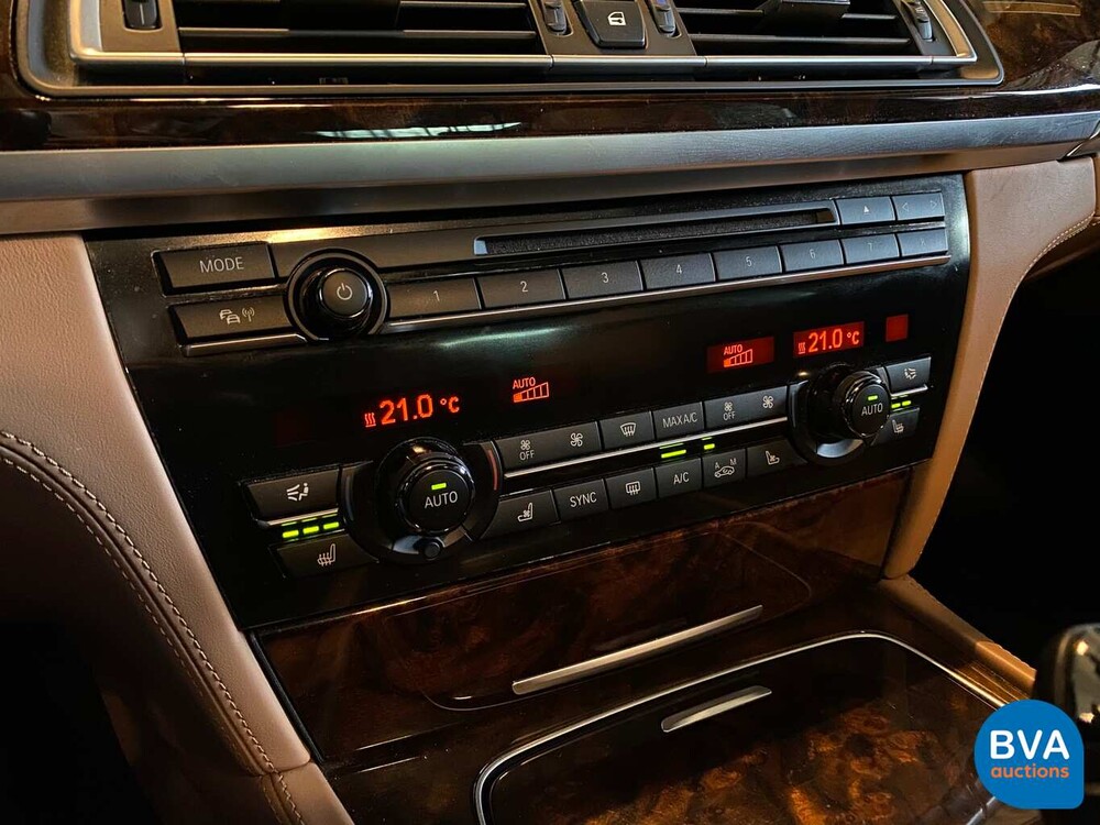 BMW 760i 544pk V12 Turbo 2014 7-serie Individual, G-433-BG