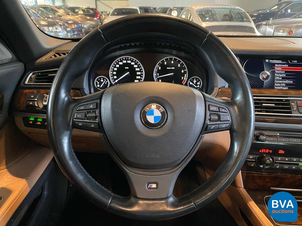 BMW 760i 544pk V12 Turbo 2014 7-serie Individual, G-433-BG