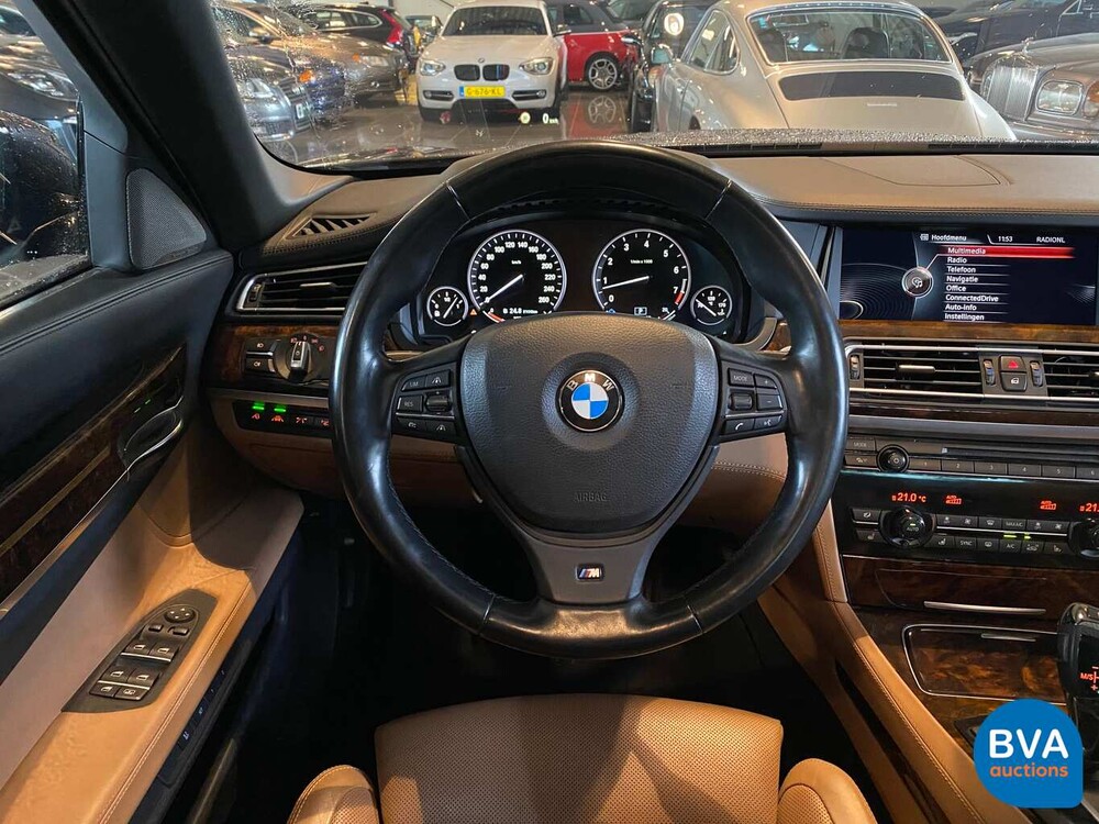 BMW 760i 544pk V12 Turbo 2014 7-serie Individual, G-433-BG