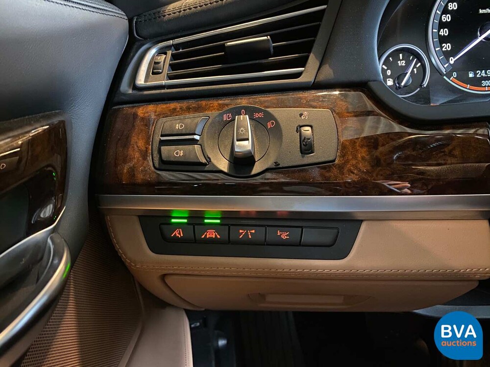 BMW 760i 544pk V12 Turbo 2014 7-serie Individual, G-433-BG