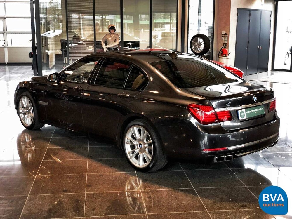 BMW 760i 544pk V12 Turbo 2014 7-serie Individual, G-433-BG