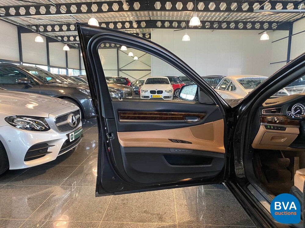BMW 760i 544pk V12 Turbo 2014 7-serie Individual, G-433-BG