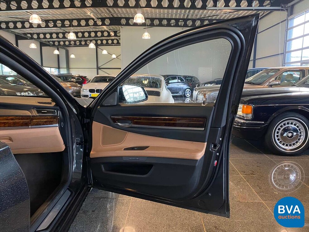 BMW 760i 544pk V12 Turbo 2014 7-serie Individual, G-433-BG