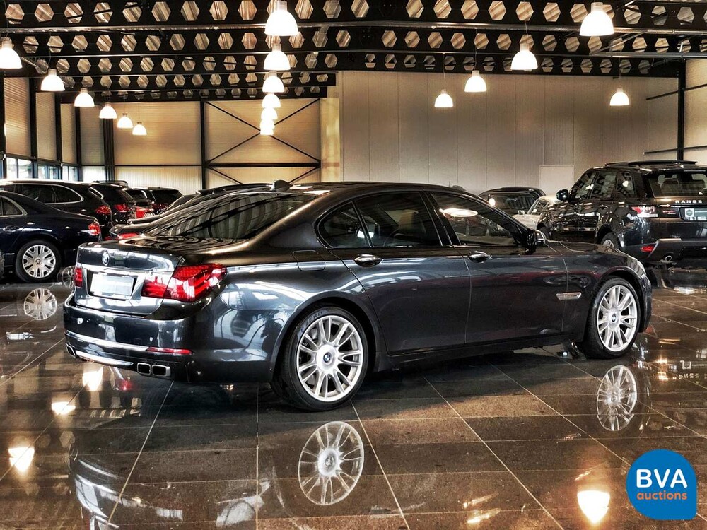 BMW 760i 544pk V12 Turbo 2014 7-serie Individual, G-433-BG