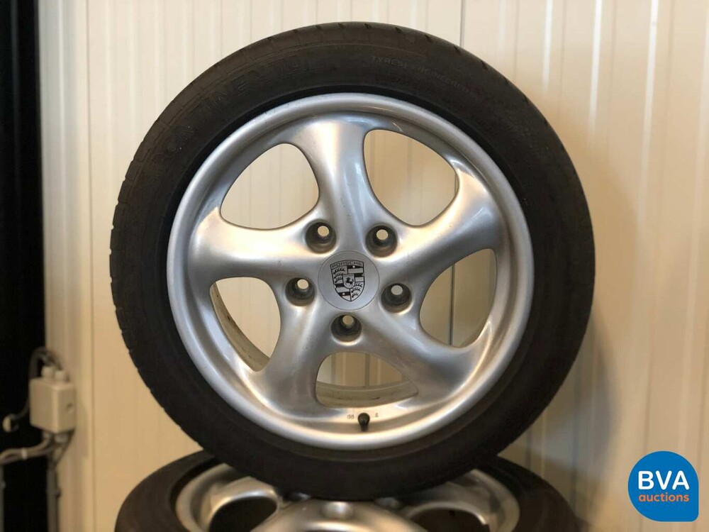 Porsche 911 3.4 Carrera Coupé 300 PS 996 1998, 47-FT-DG.