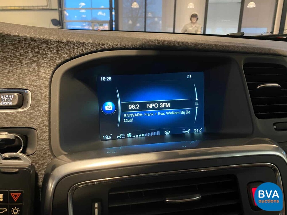 Volvo V60 D5 TwinEngine 230pk Special Edition 2015 -Origineel NL-, GT-235-V