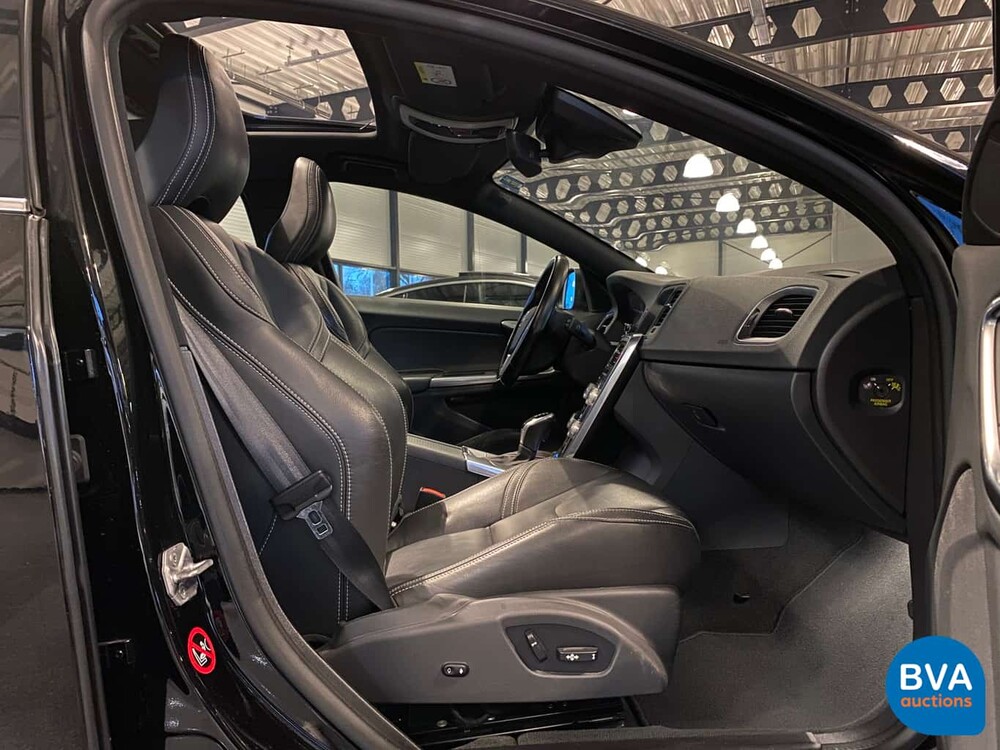 Volvo V60 D5 TwinEngine 230pk Special Edition 2015 -Origineel NL-, GT-235-V
