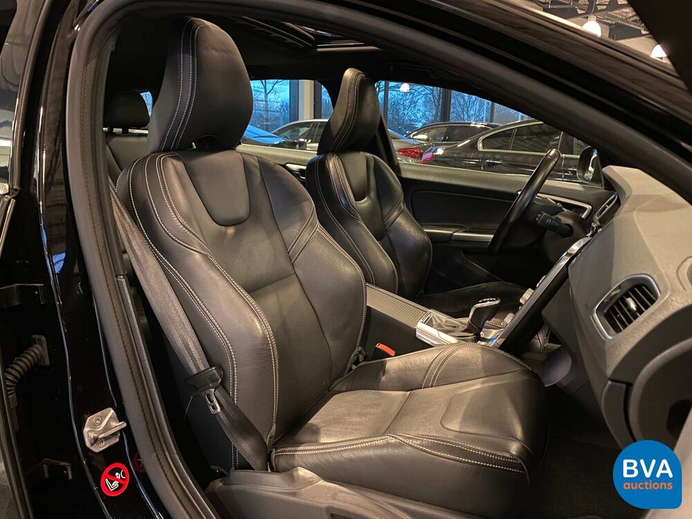 Volvo V60 D5 TwinEngine 230pk Special Edition 2015 -Origineel NL-, GT-235-V