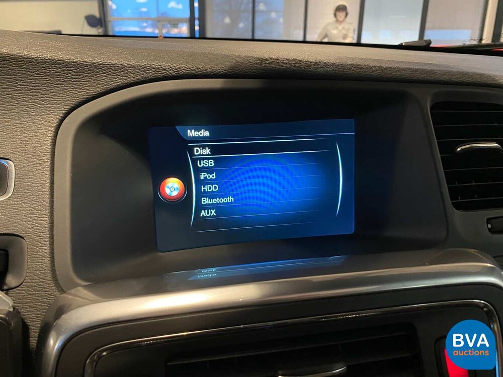 Volvo V60 D5 TwinEngine 230pk Special Edition 2015 -Origineel NL-, GT-235-V