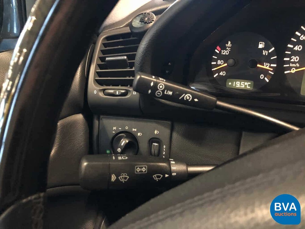 Mercedes-Benz CLK320 Coupé V6 218hp 2000, NF-660-S.