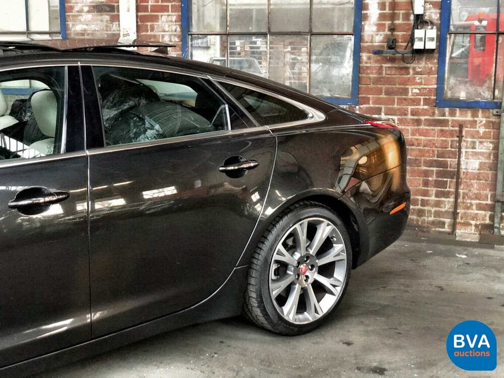Jaguar XJ 3.0 V6D Portfolio 275 PS 2014, TS-960-J.
