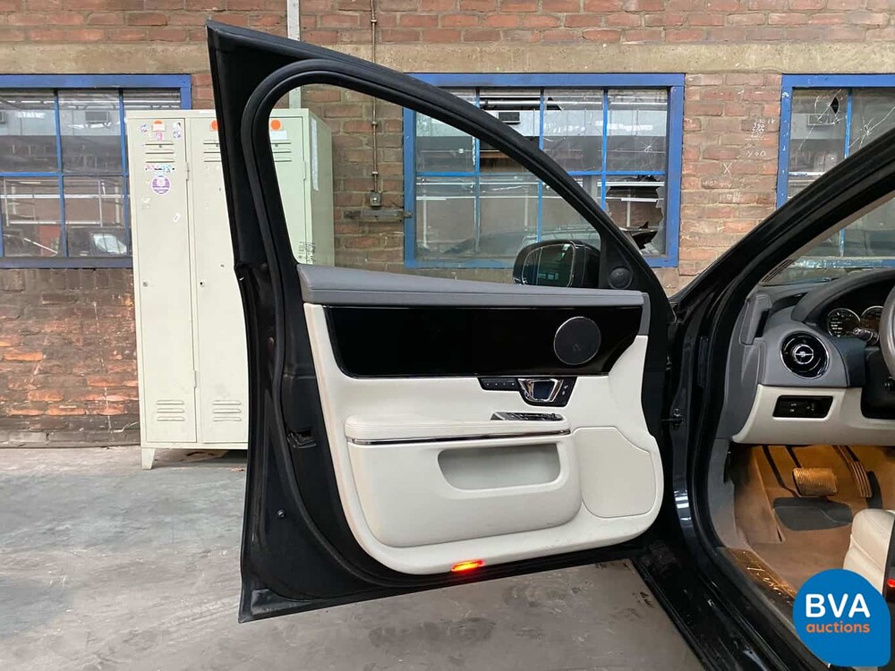 Jaguar XJ 3.0 V6D Portfolio 275 PS 2014, TS-960-J.