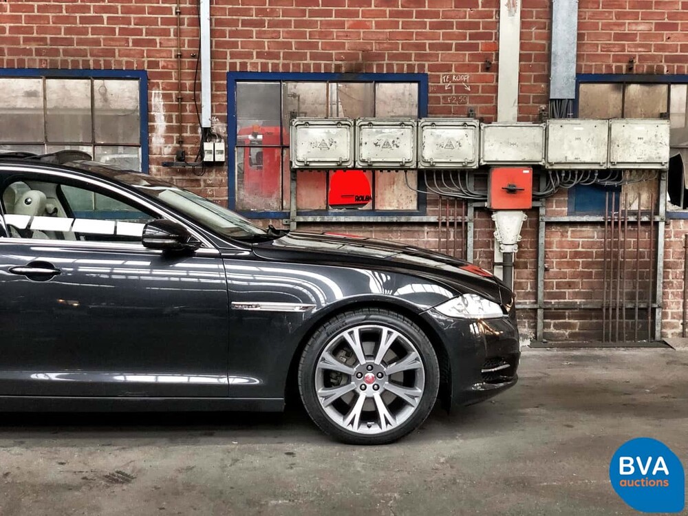 Jaguar XJ 3.0 V6D Portfolio 275 PS 2014, TS-960-J.