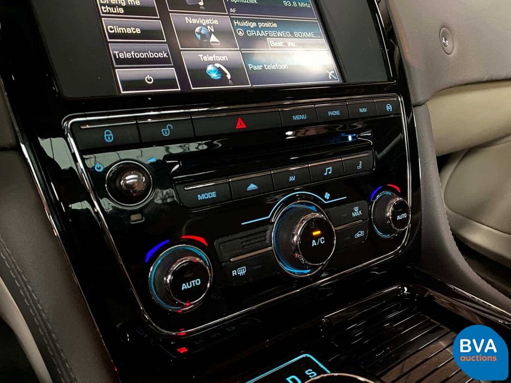 Jaguar XJ 3.0 V6D Portfolio 275 PS 2014, TS-960-J.