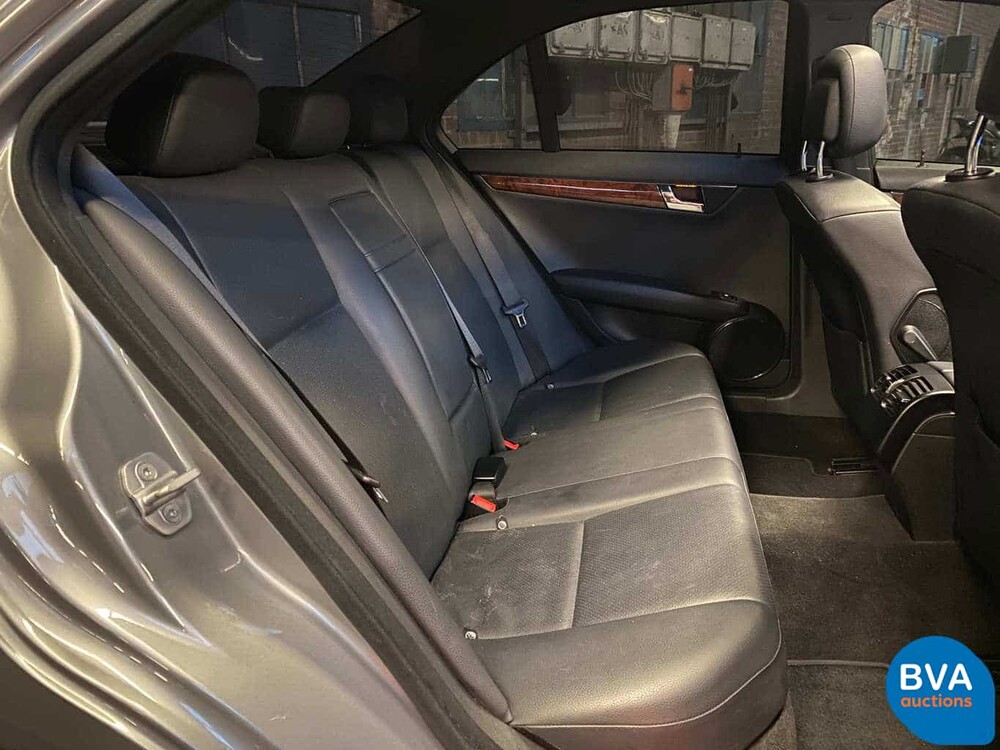 Mercedes-Benz C300 Limousine V6 231 PS C-Klasse 2010, J-380-TH.