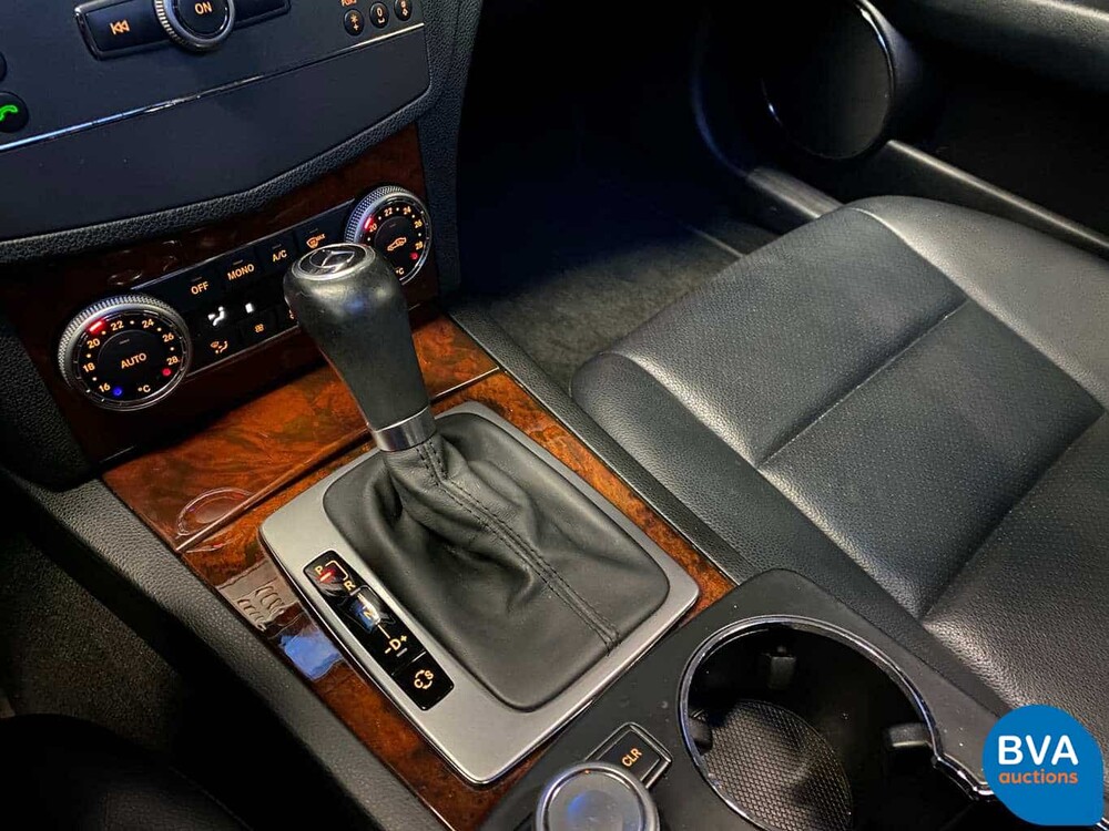 Mercedes-Benz C300 Limousine V6 231 PS C-Klasse 2010, J-380-TH.