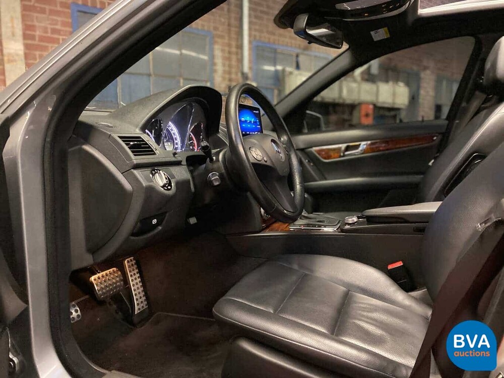 Mercedes-Benz C300 Limousine V6 231 PS C-Klasse 2010, J-380-TH.