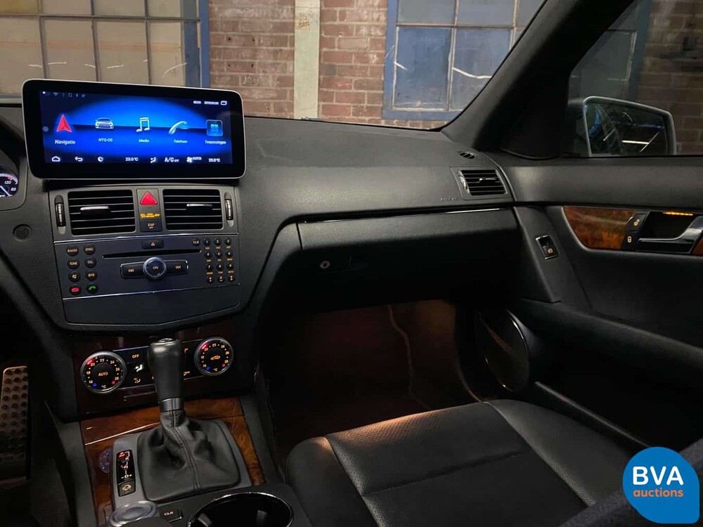 Mercedes-Benz C300 Limousine V6 231 PS C-Klasse 2010, J-380-TH.