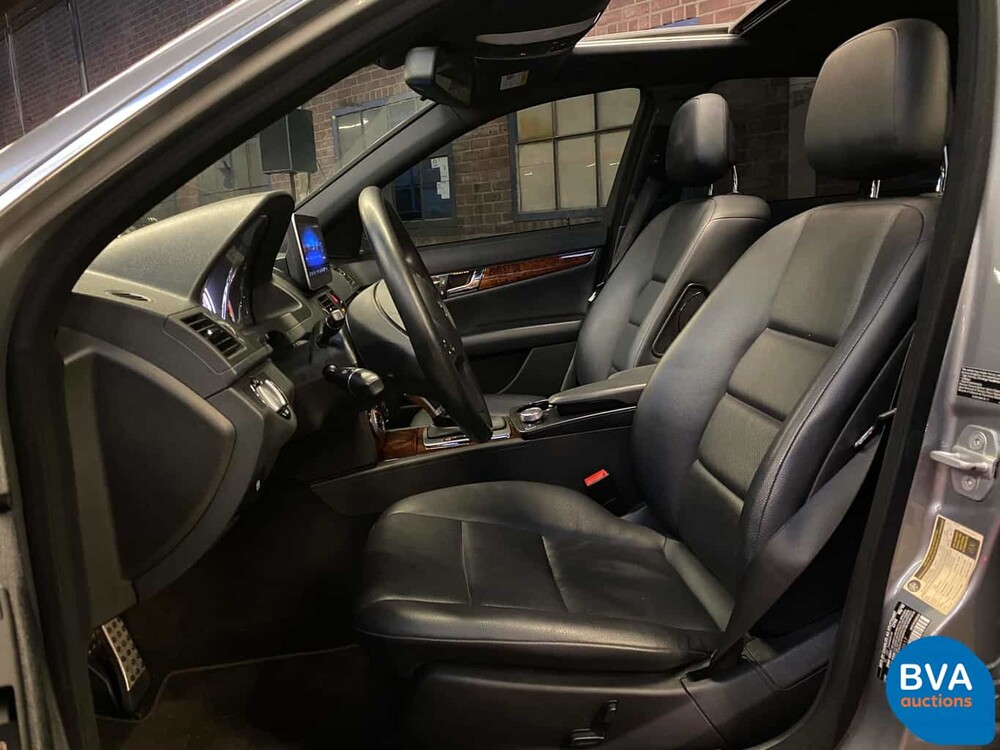 Mercedes-Benz C300 Limousine V6 231 PS C-Klasse 2010, J-380-TH.