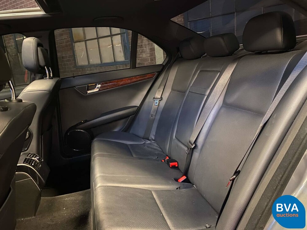 Mercedes-Benz C300 Limousine V6 231 PS C-Klasse 2010, J-380-TH.