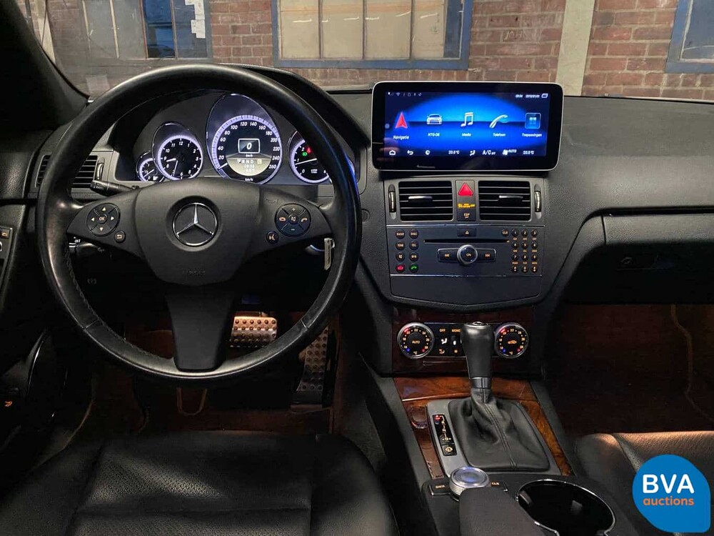 Mercedes-Benz C300 Limousine V6 231 PS C-Klasse 2010, J-380-TH.
