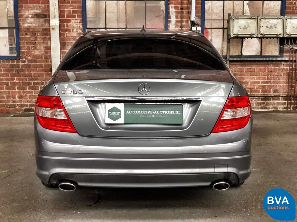 Mercedes-Benz C300 Limousine V6 231 PS C-Klasse 2010, J-380-TH.