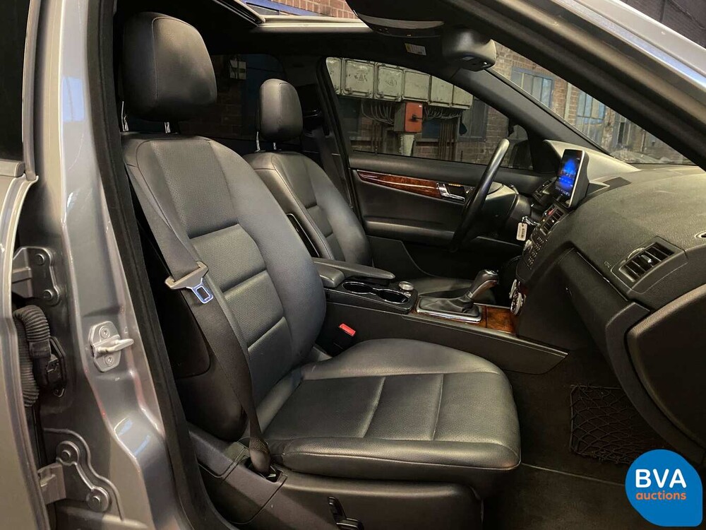 Mercedes-Benz C300 Limousine V6 231 PS C-Klasse 2010, J-380-TH.