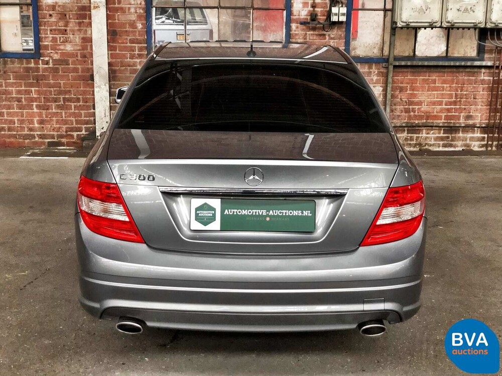 Mercedes-Benz C300 Limousine V6 231 PS C-Klasse 2010, J-380-TH.