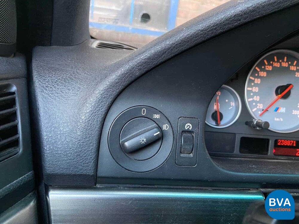 BMW M5 E39 Limousine 400 PS 5er 2000 -Original Dutch-, 99-DZ-VZ.