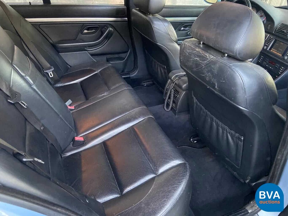BMW M5 E39 Limousine 400 PS 5er 2000 -Original Dutch-, 99-DZ-VZ.