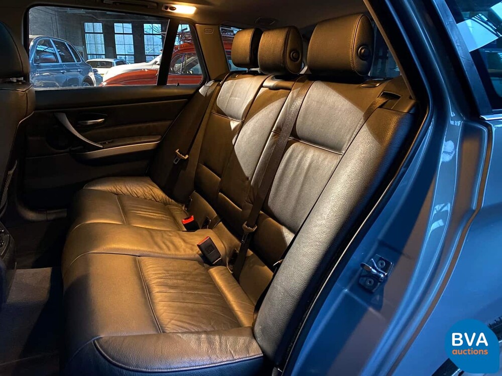 BMW 330xi Touring 230 PS Youngtimer E91 2005.