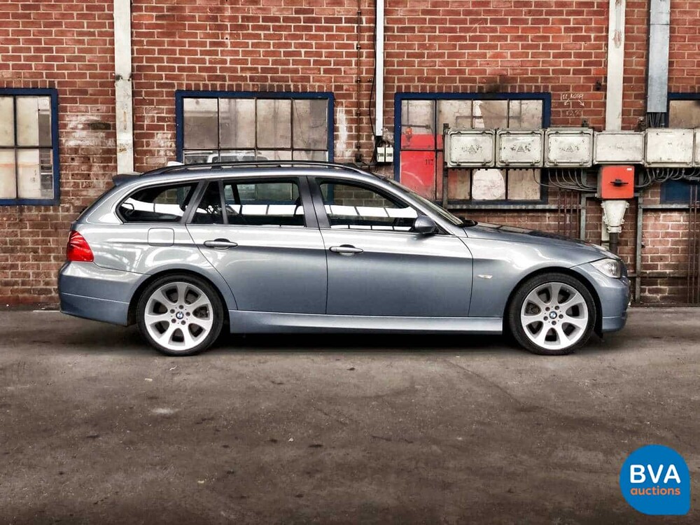 BMW 330xi Touring 230 PS Youngtimer E91 2005.