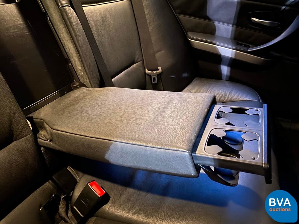 BMW 330xi Touring 230 PS Youngtimer E91 2005.