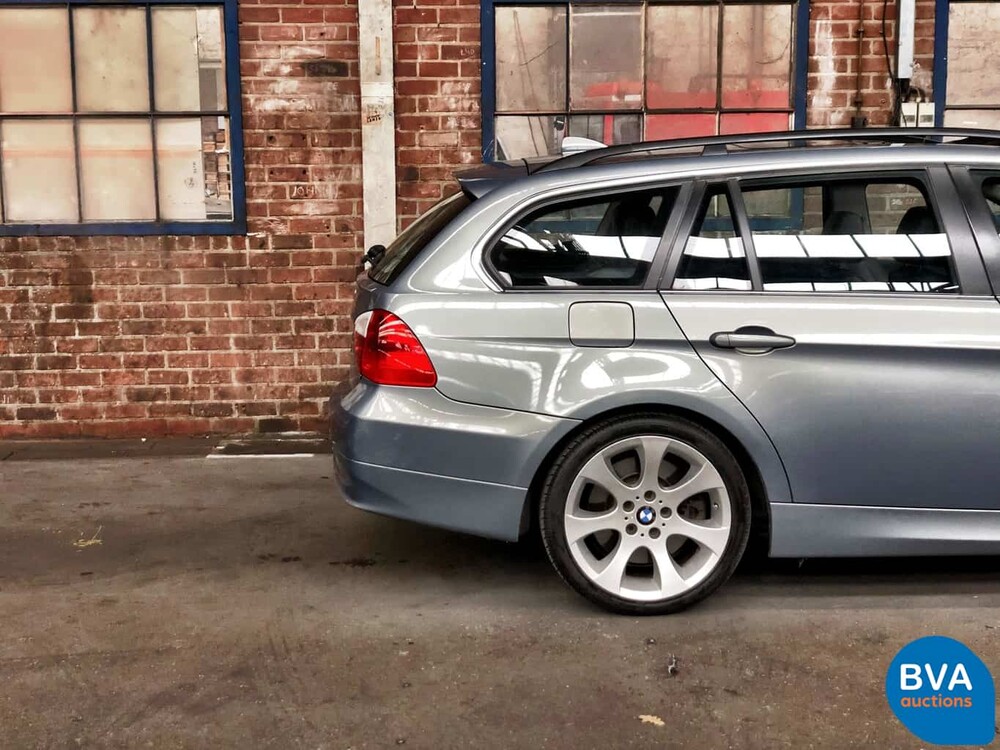 BMW 330xi Touring 230 PS Youngtimer E91 2005.