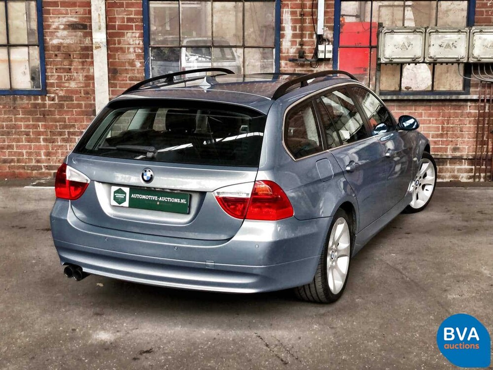 BMW 330xi Touring 230 PS Youngtimer E91 2005.