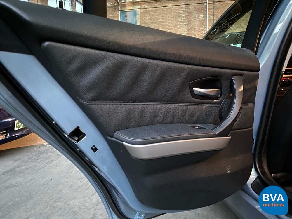 BMW 330xi Touring 230 PS Youngtimer E91 2005.