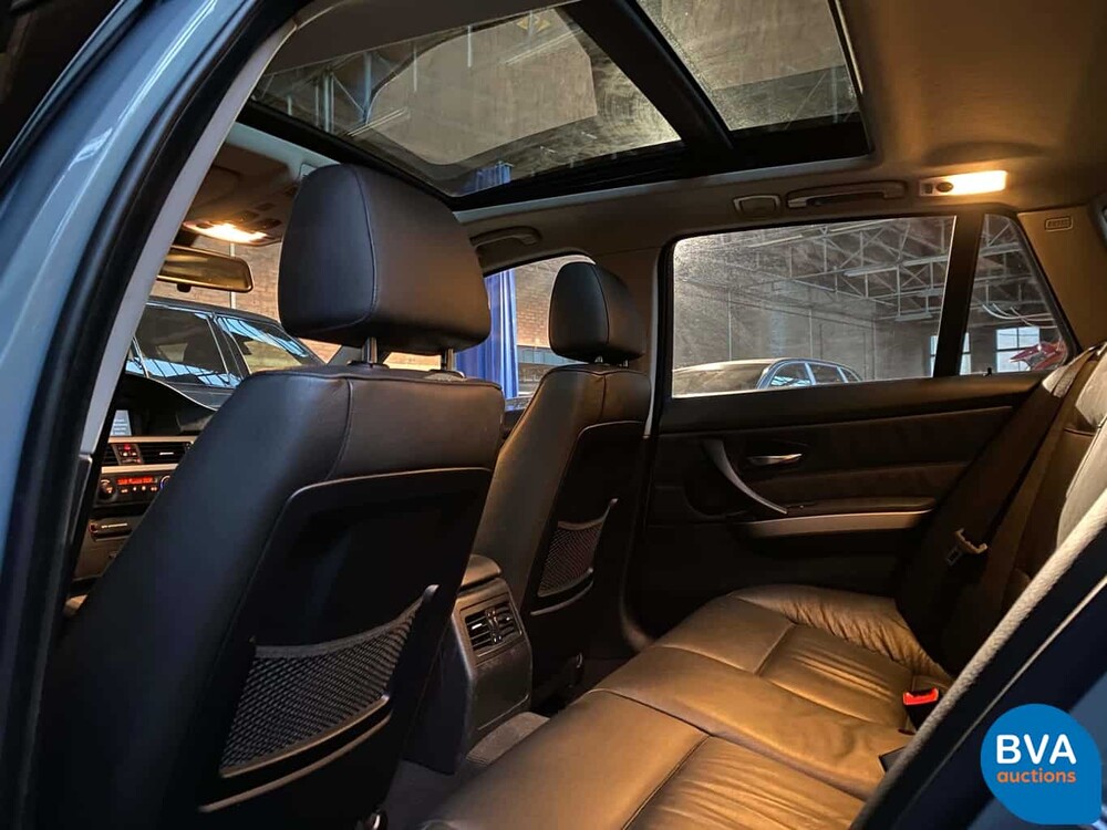 BMW 330xi Touring 230 PS Youngtimer E91 2005.