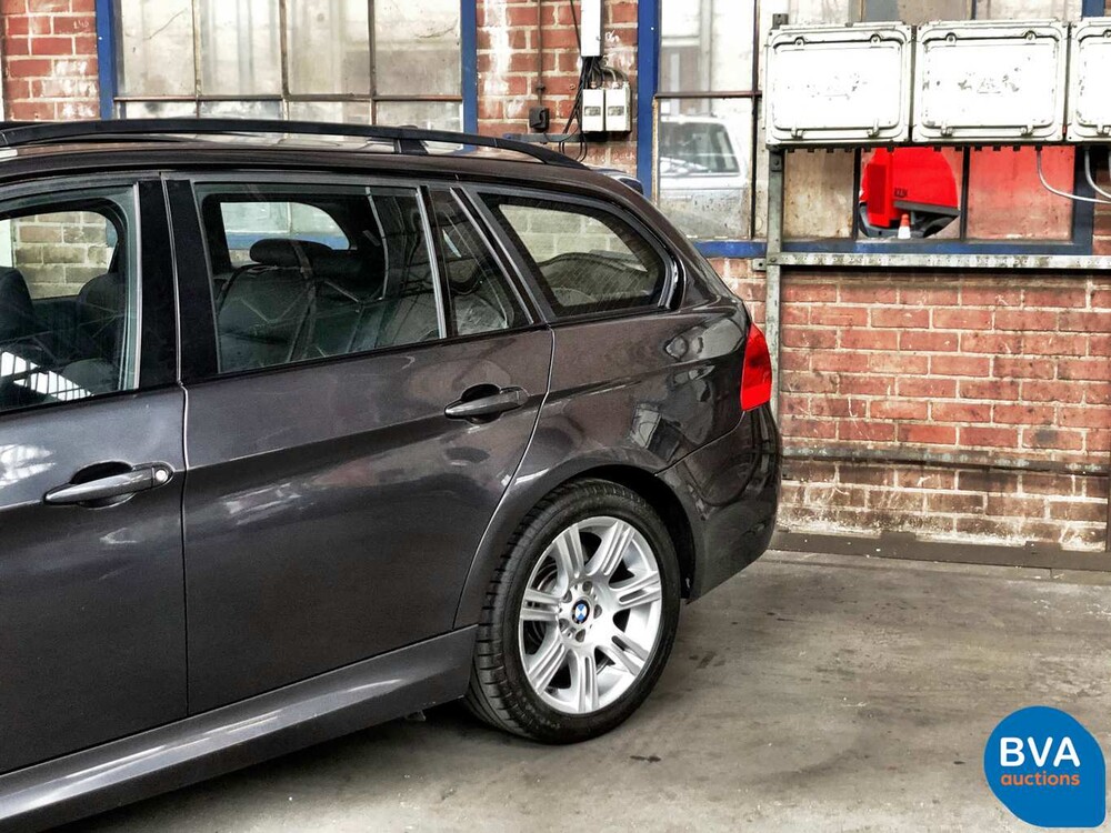 BMW 330xi Touring M Paket 3er 258 PS E91 Youngtimer 2005, J-694-JT.