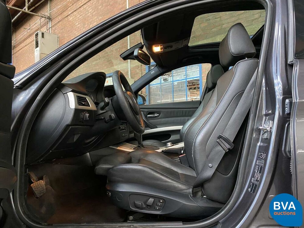 BMW 330xi Touring M Paket 3er 258 PS E91 Youngtimer 2005, J-694-JT.