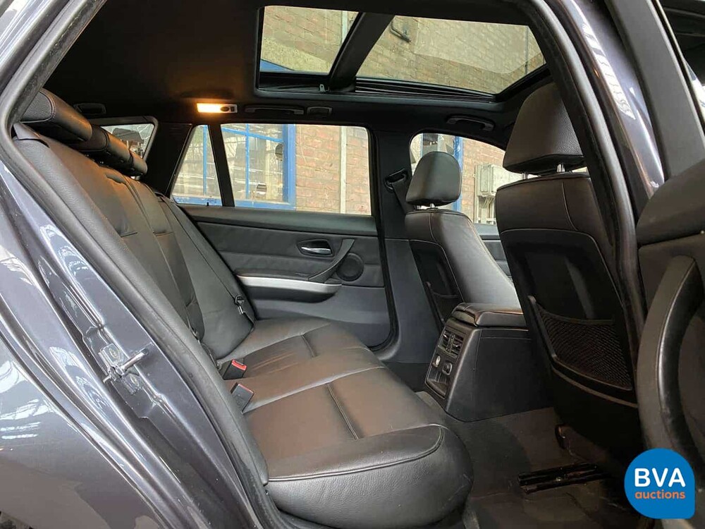 BMW 330xi Touring M Paket 3er 258 PS E91 Youngtimer 2005, J-694-JT.