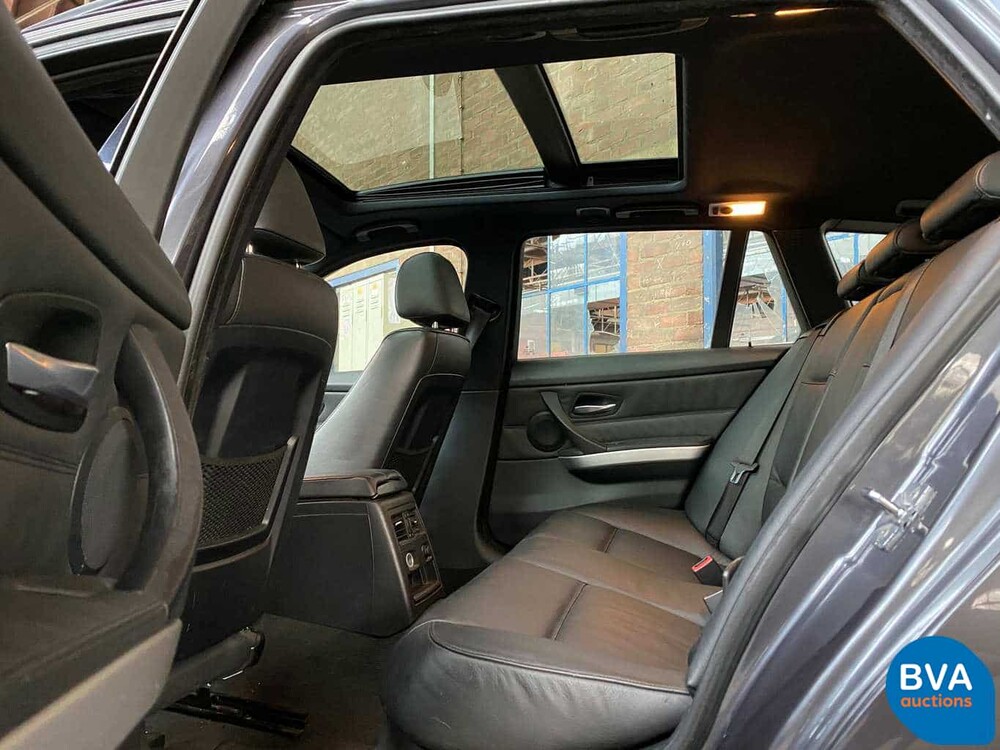 BMW 330xi Touring M Paket 3er 258 PS E91 Youngtimer 2005, J-694-JT.