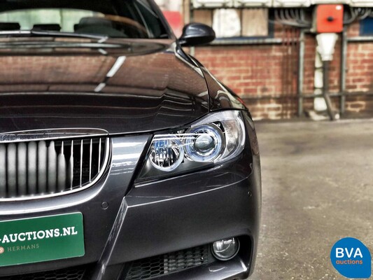 BMW 330xi Touring M package 3-Series 258hp E91 Youngtimer 2005, J-694-JT.