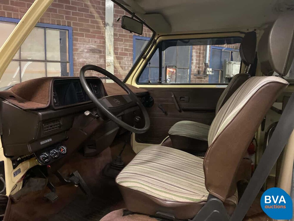 Volkswagen T3 Westfalia Camper Transporter 1982, J-680-JT.