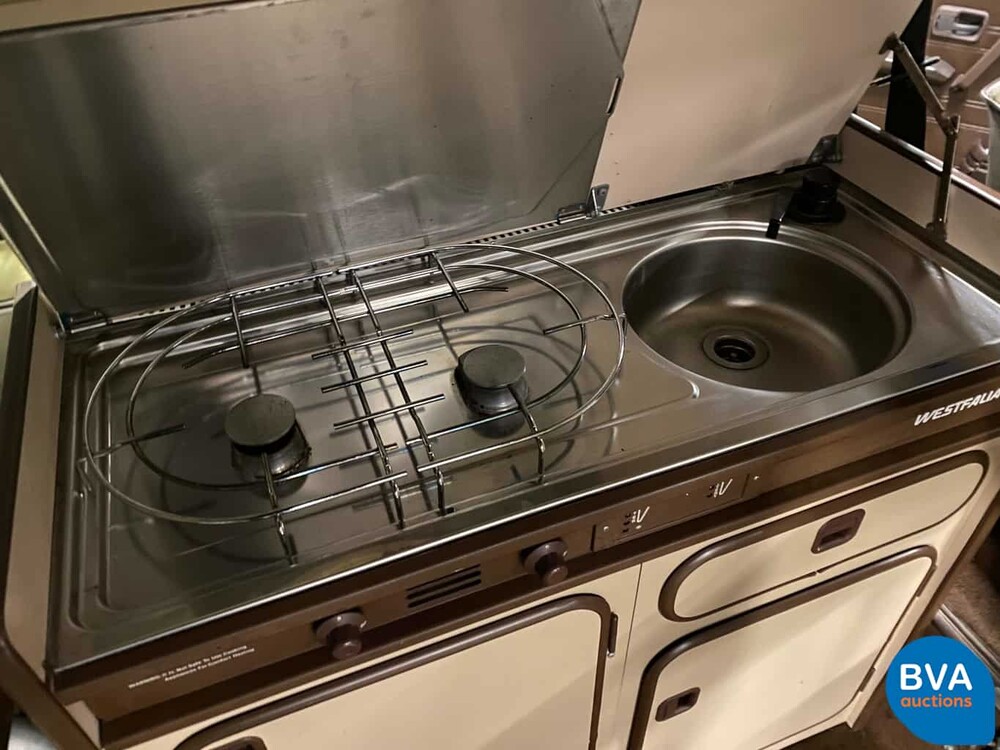 Volkswagen T3 Westfalia Camper Transporter 1982, J-680-JT.