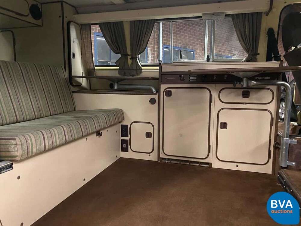 Volkswagen T3 Westfalia Camper Transporter 1982, J-680-JT.