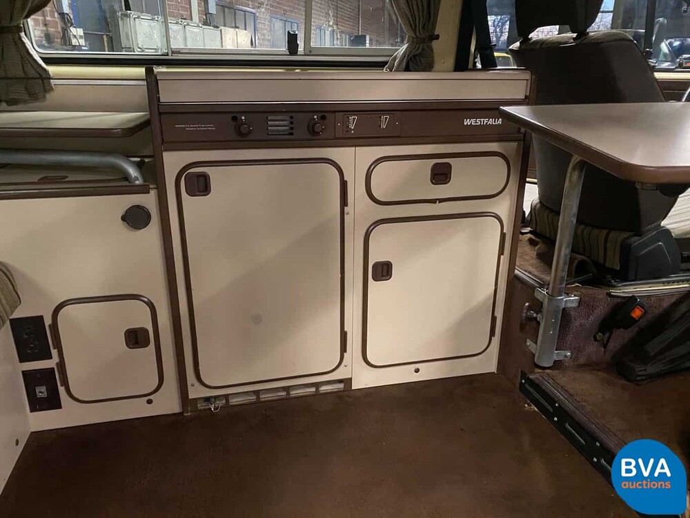 Volkswagen T3 Westfalia Camper Transporter 1982, J-680-JT.