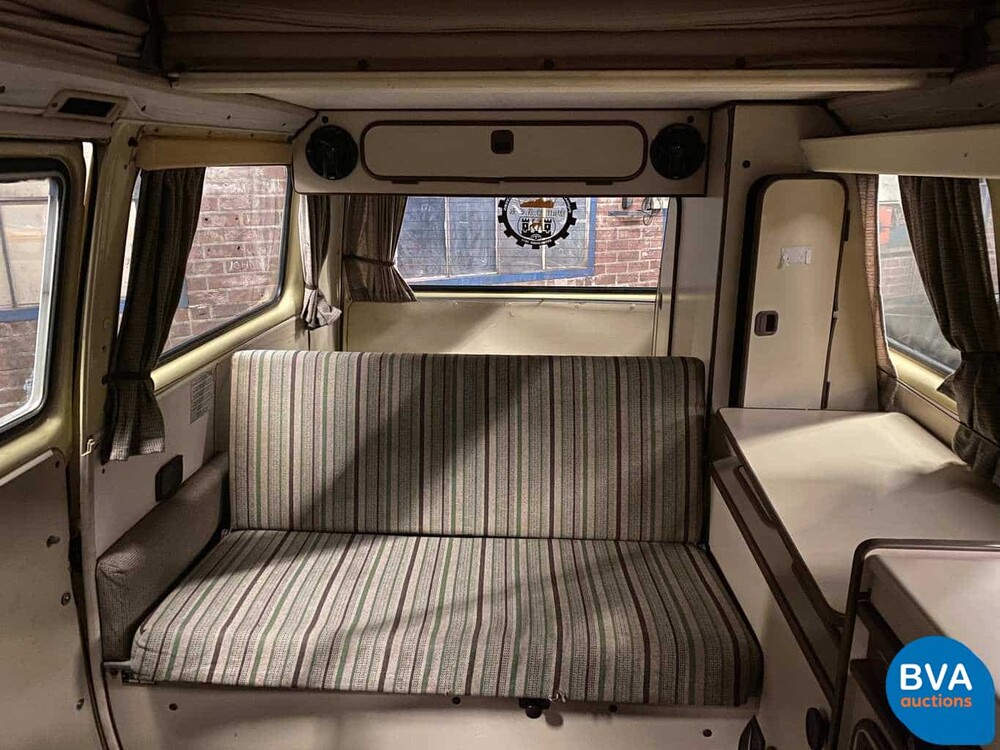 Volkswagen T3 Westfalia Camper Transporter 1982, J-680-JT.