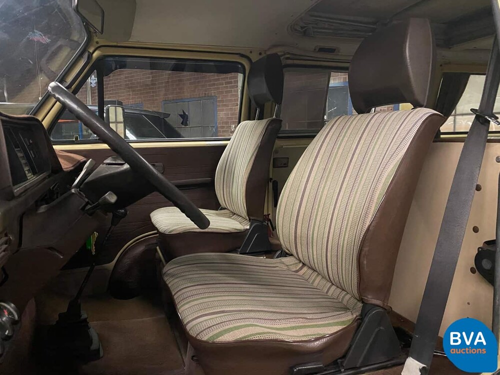 Volkswagen T3 Westfalia Camper Transporter 1982, J-680-JT.