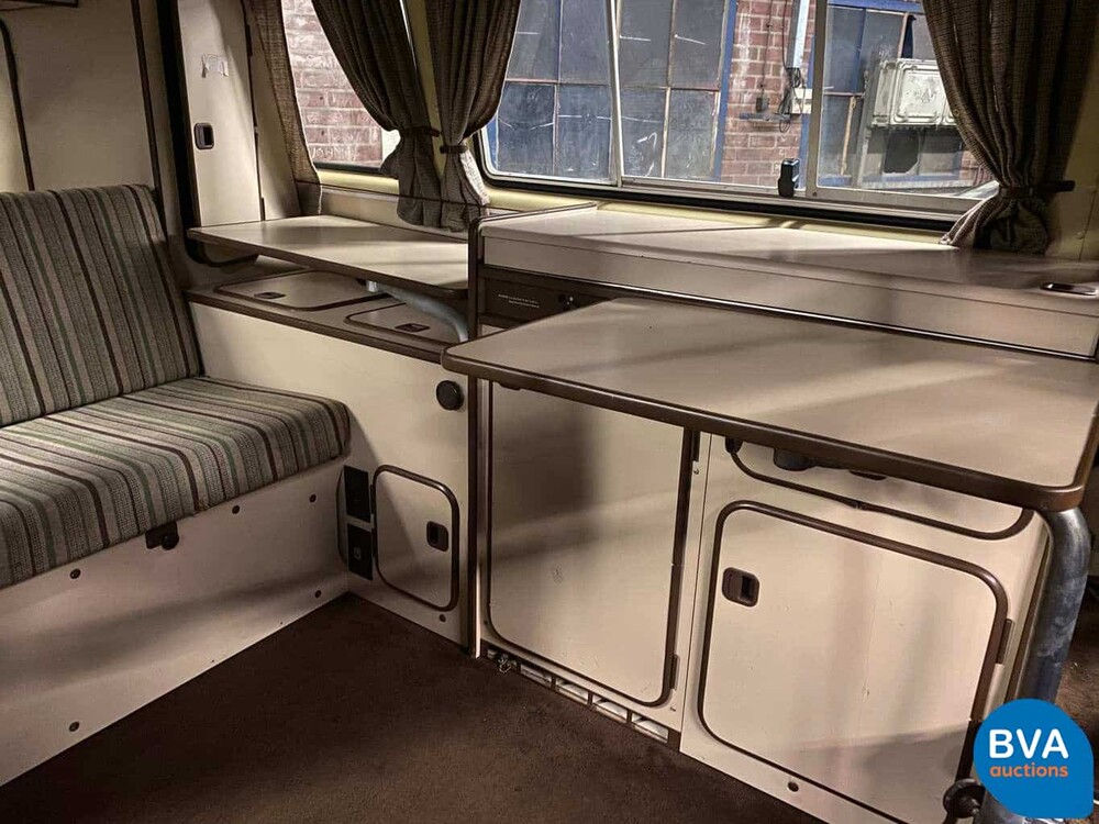 Volkswagen T3 Westfalia Camper Transporter 1982, J-680-JT.